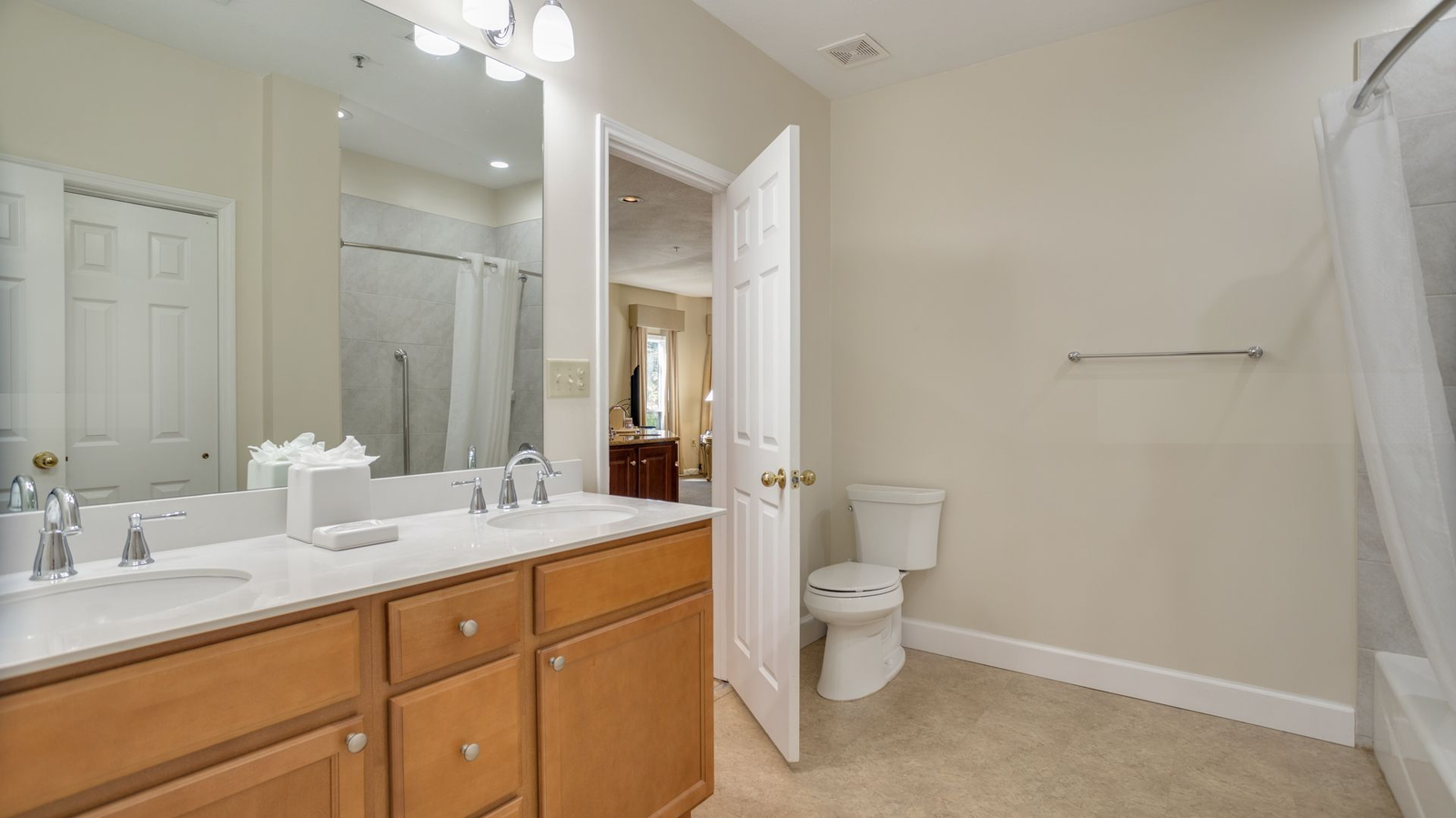 A double-vanity bathroom